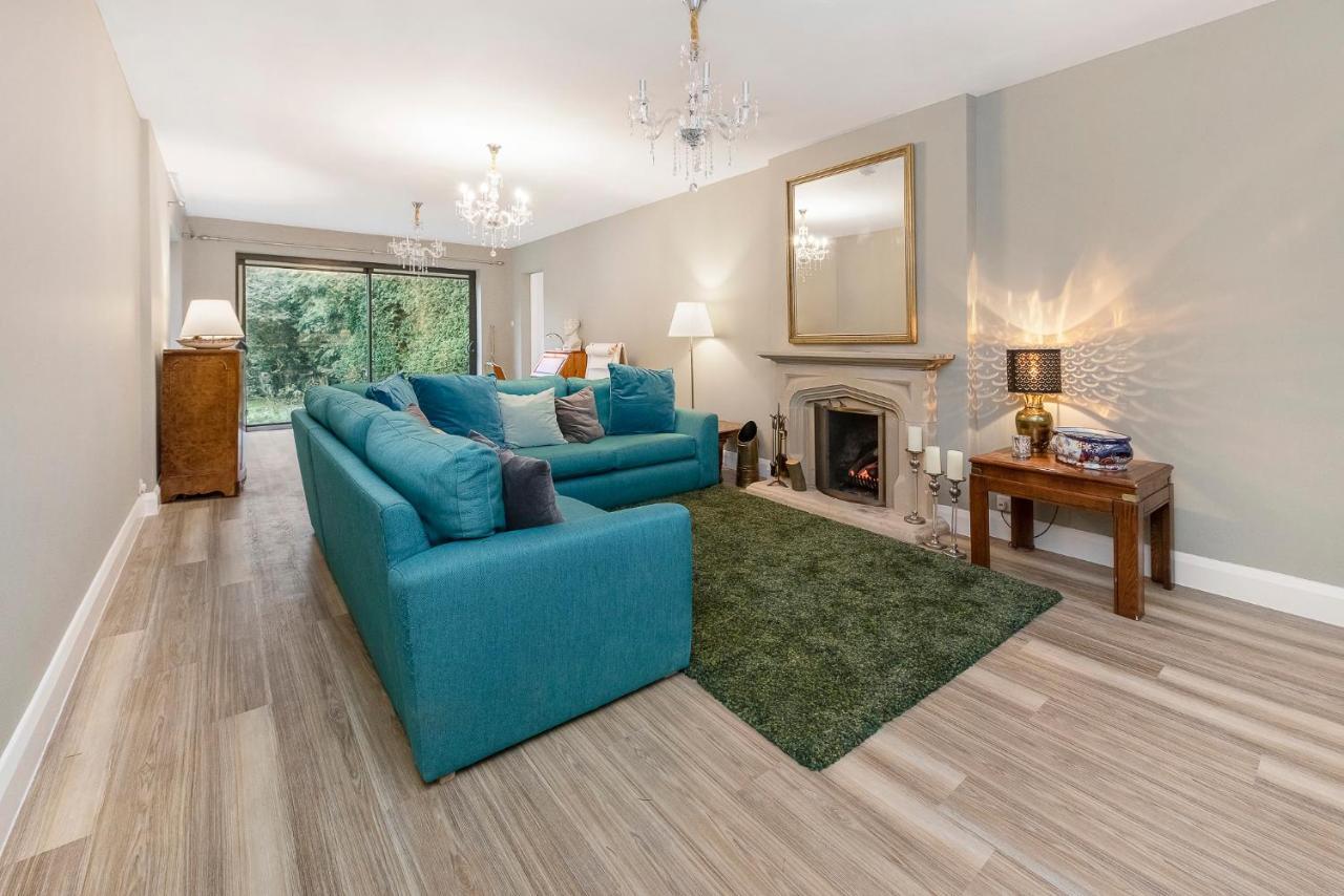 Отель Westleigh Ashtead Экстерьер фото