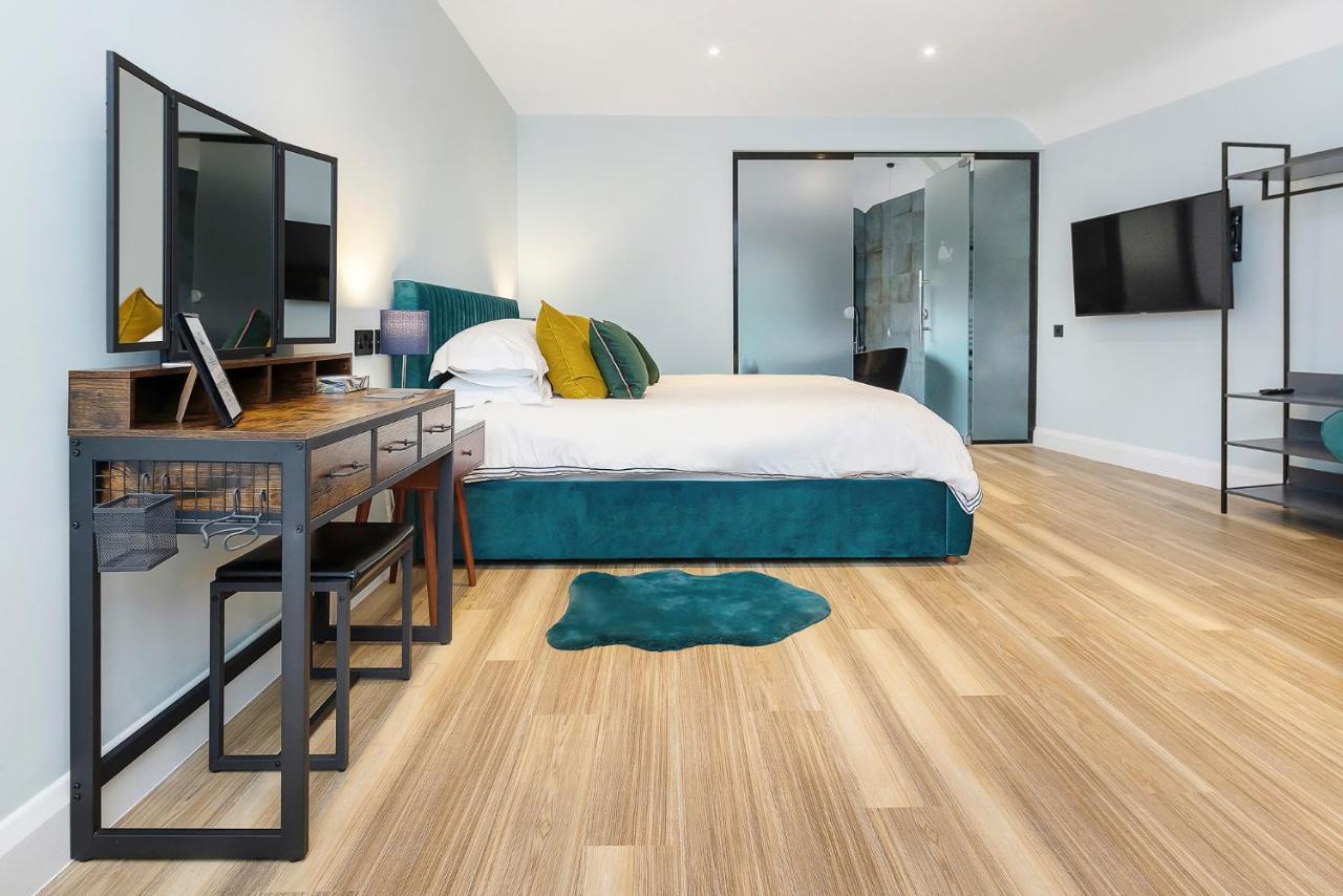 Отель Westleigh Ashtead Экстерьер фото