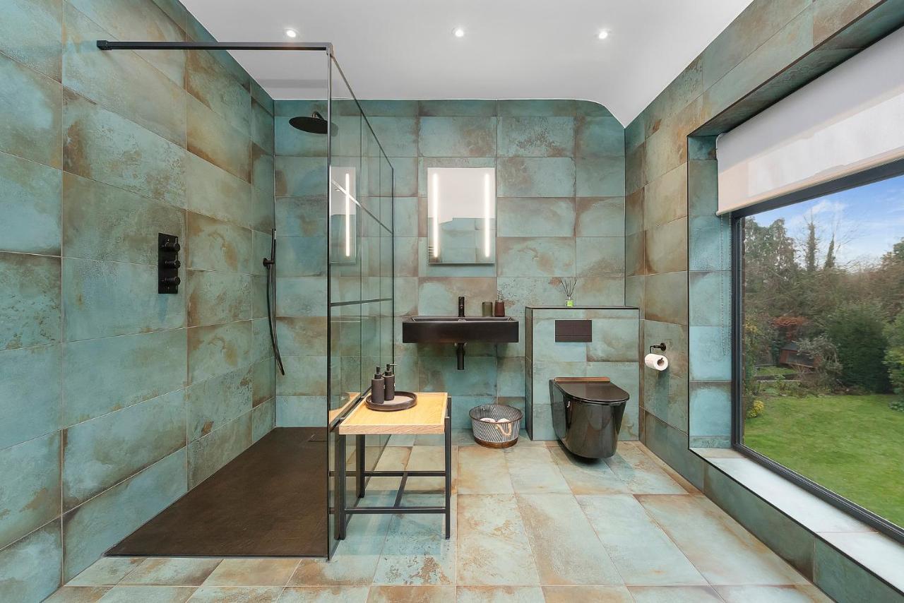 Отель Westleigh Ashtead Экстерьер фото