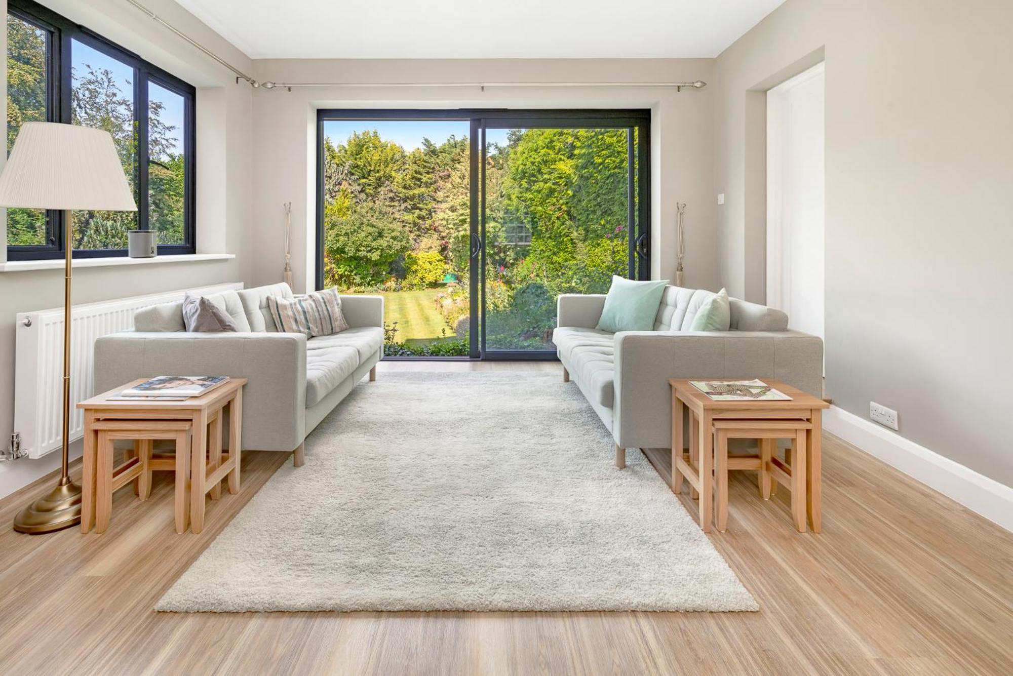 Отель Westleigh Ashtead Экстерьер фото