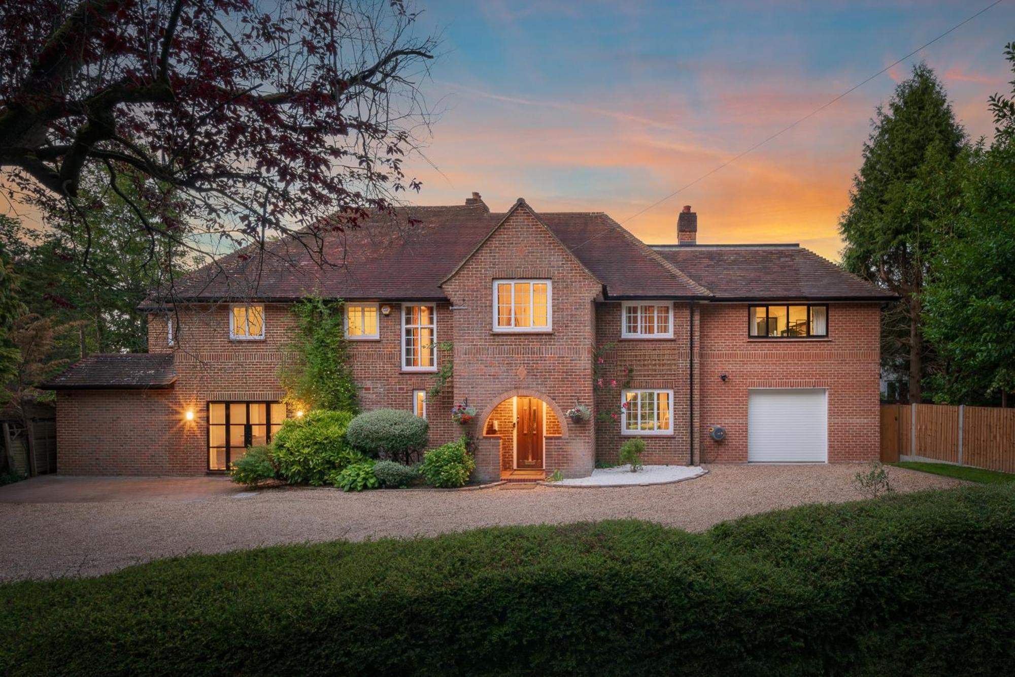 Отель Westleigh Ashtead Экстерьер фото