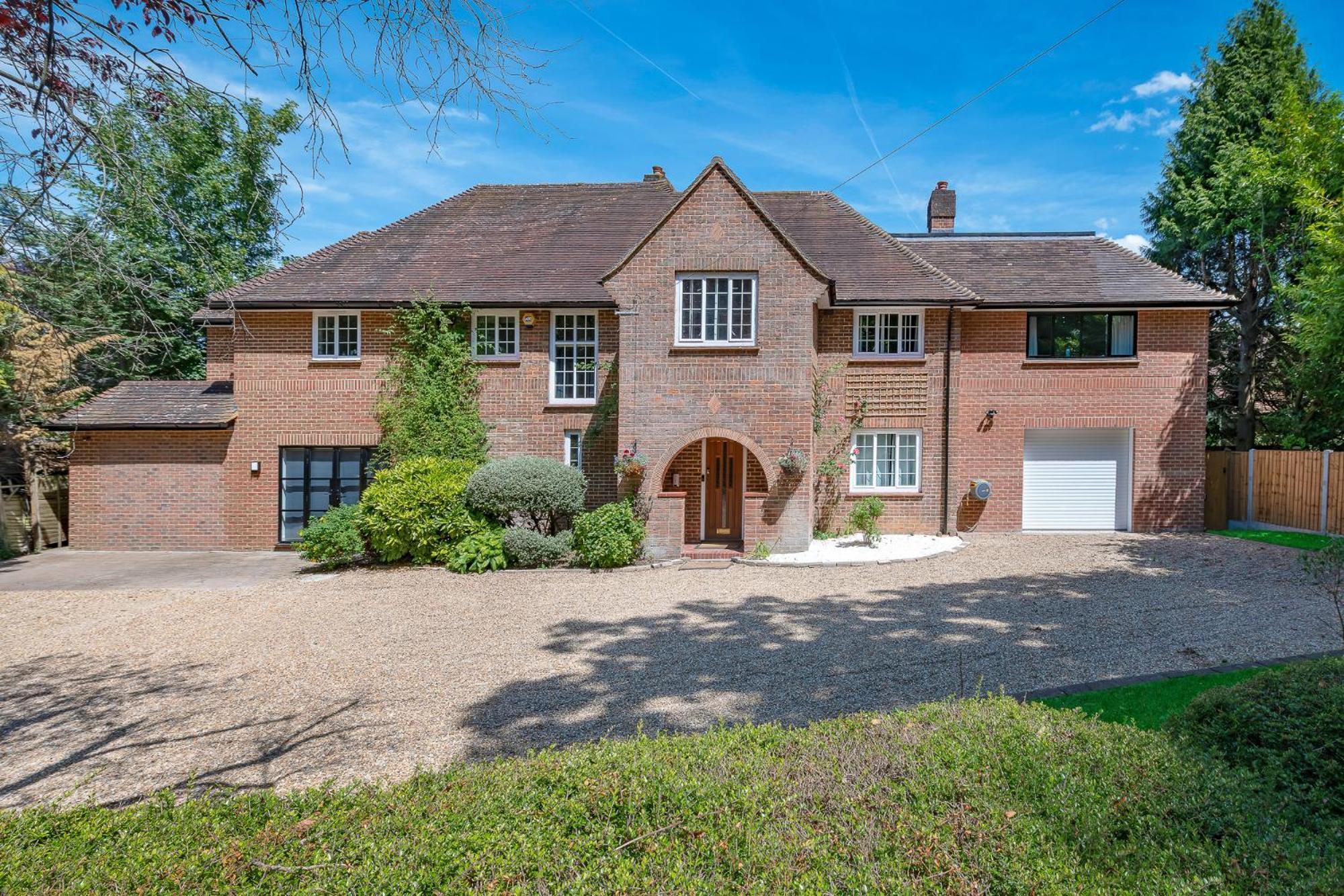 Отель Westleigh Ashtead Экстерьер фото