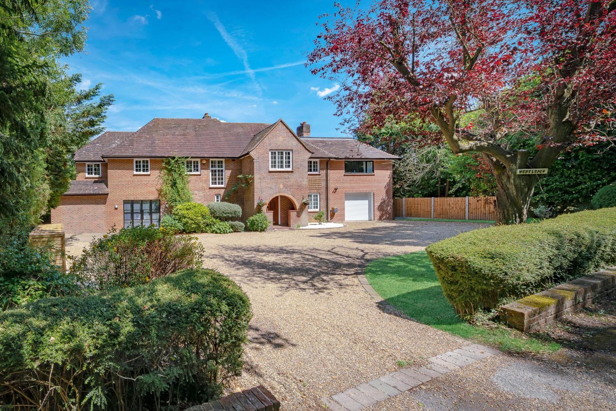 Отель Westleigh Ashtead Экстерьер фото